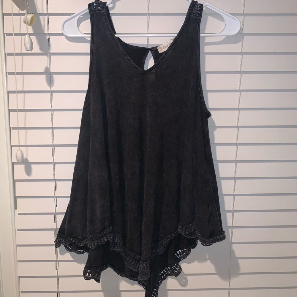 black altar’d state tank top